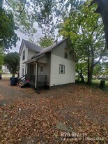 906 W 22nd St in Lorain, OH - Building Photo