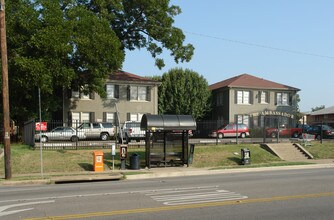 Ambassador in Dallas, TX - Foto de edificio - Building Photo