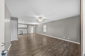 746 Lancaster Ave in Reynoldsburg, OH - Building Photo - Building Photo