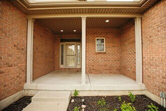 687 Loxley Ln in Troy, OH - Foto de edificio - Building Photo