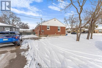 3495 Longfellow Ave in Windsor, ON - Building Photo - Building Photo