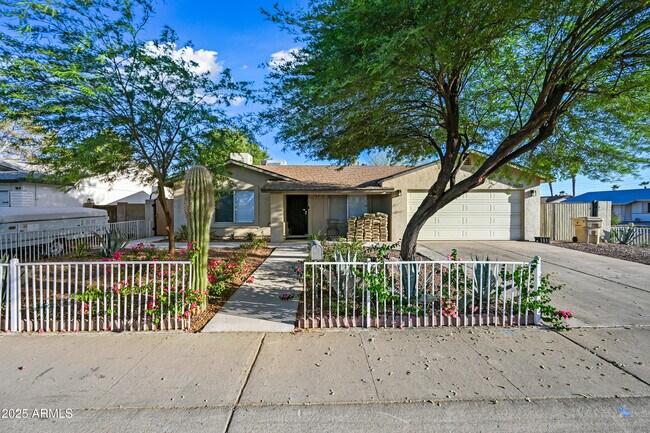 property at 5833 W John Cabot Rd