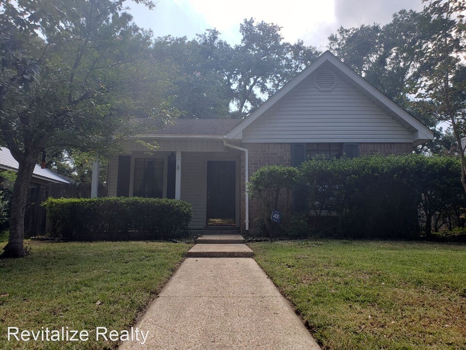 964 McNeil Ave in Mobile, AL - Foto de edificio