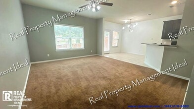 304 Basil St in Garland, TX - Building Photo - Building Photo