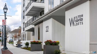 22 Hubbard Rd in Wilton, CT - Building Photo