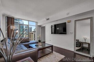 425 W Beech St, Unit 1354 in San Diego, CA - Foto de edificio - Building Photo