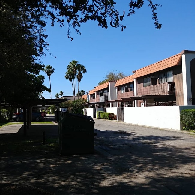 401 Boca Chica Blvd in Brownsville, TX - Building Photo - Building Photo