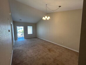 8424 Bernwood Cove Loop in Ft. Myers, FL - Foto de edificio - Building Photo