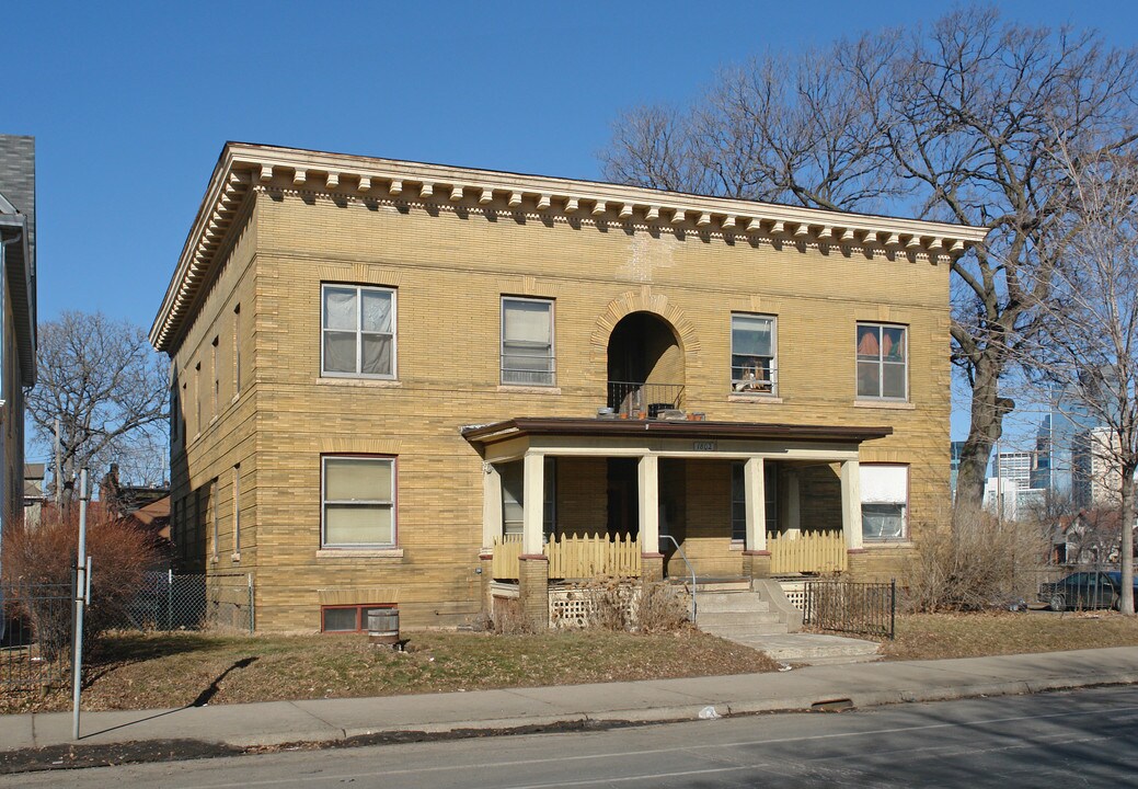 1802 11th Ave S in Minneapolis, MN - Foto de edificio