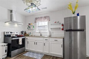 108 Cooley Rd in Williamsburg, VA - Building Photo