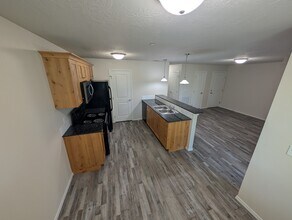 1352 S Edgewater Cir, Unit 1352 #202 in Nampa, ID - Building Photo - Building Photo