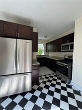 58 Roanoke St in Providence, RI - Building Photo - Building Photo