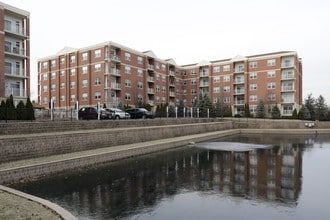 One Itasca Place in Itasca, IL - Building Photo - Building Photo