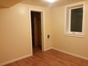 1358 NW Hall Dr in Pullman, WA - Foto de edificio - Building Photo