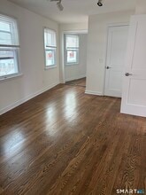 28 Cross St in Westport, CT - Building Photo - Building Photo