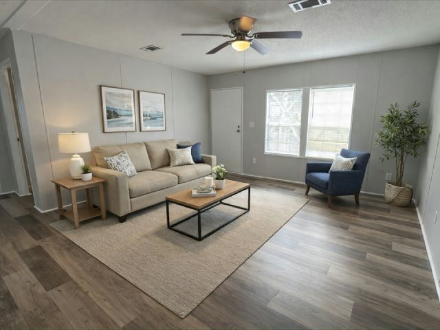 9330 Sunset Dr in Tampa, FL - Building Photo - Building Photo