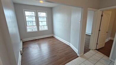 166 Lexington Ave, Unit Unit 2R in Jersey City, NJ - Foto de edificio - Building Photo