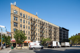 1229 1st Ave in New York, NY - Foto de edificio - Building Photo