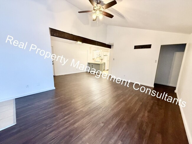 6032 E 127 St in Grandview, MO - Building Photo - Building Photo