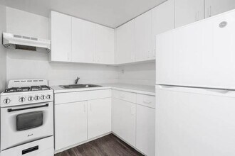 77 Fulton St in New York, NY - Foto de edificio - Building Photo