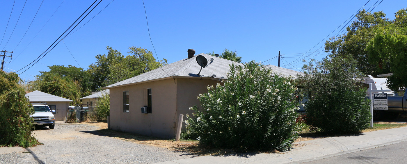 404 Niles Ave in Roseville, CA - Building Photo