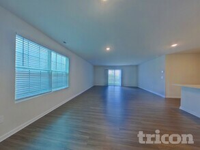 1426 Cattleman Acrs Dr in Inman, SC - Foto de edificio - Building Photo