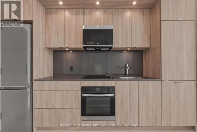 25 Cordova Ave in Toronto, ON - Building Photo - Building Photo