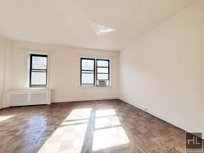 235 W 22nd St in New York, NY - Building Photo - Building Photo