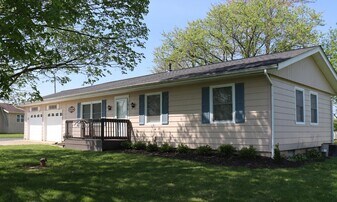 1014 Cherry Hl Rd in Johnstown, OH - Building Photo