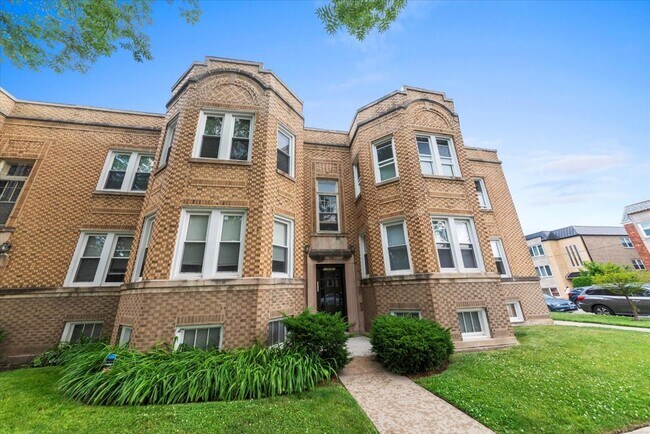 property at 5701 N Washtenaw Ave