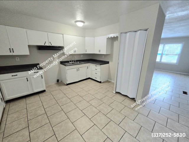 6519 E Hampton Dr in Indianapolis, IN - Building Photo - Building Photo