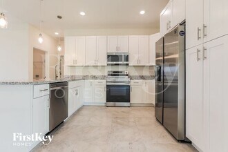 4594 Flamlau Ave in North Port, FL - Foto de edificio - Building Photo