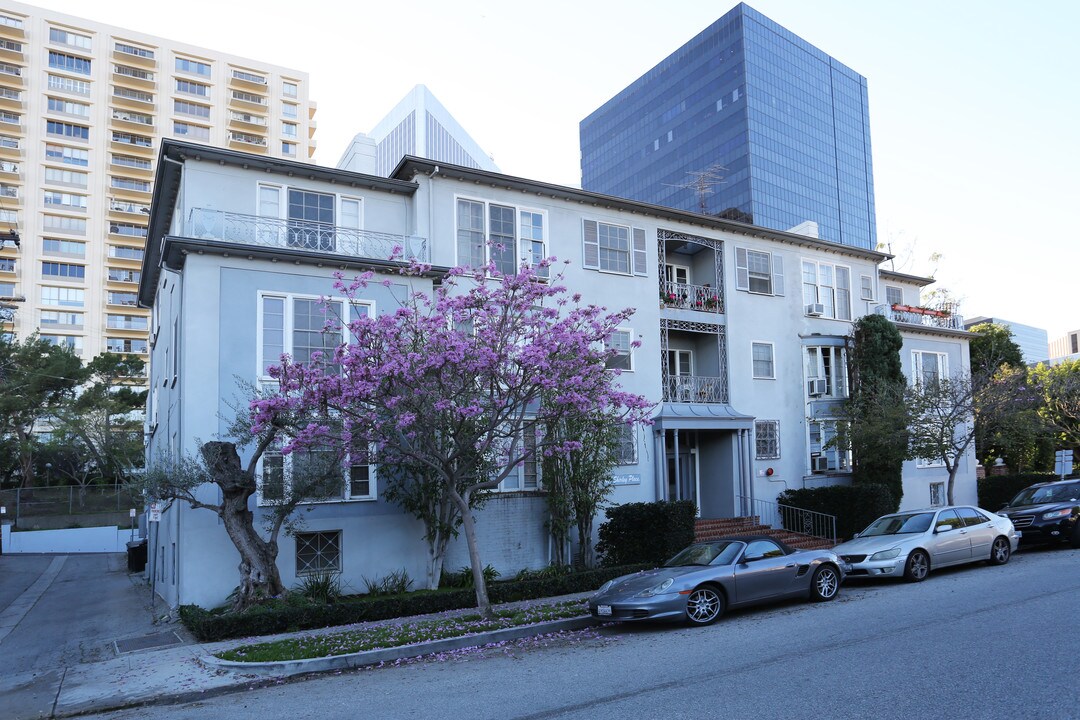 401 Shirley Place in Beverly Hills, CA - Foto de edificio