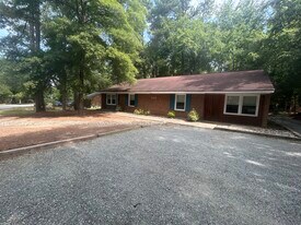 112 W Poplar Ave in Carrboro, NC - Building Photo
