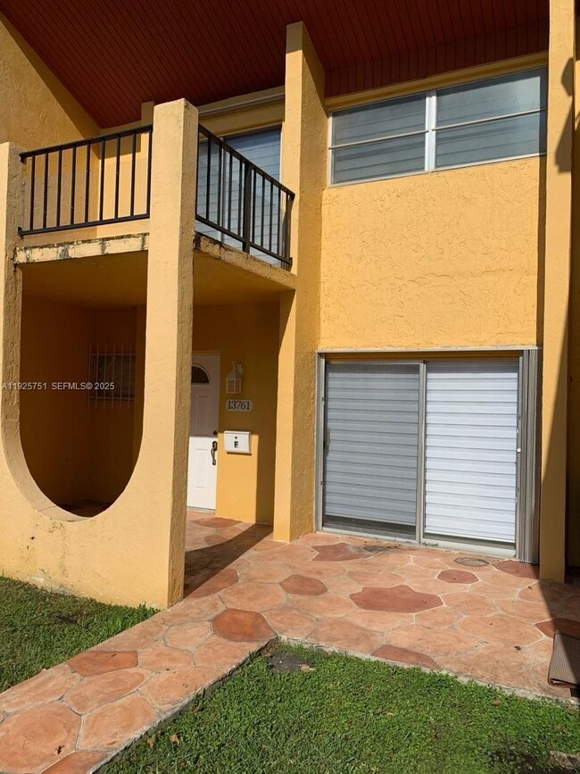 13761 SW 84th St in Miami, FL - Building Photo - Building Photo