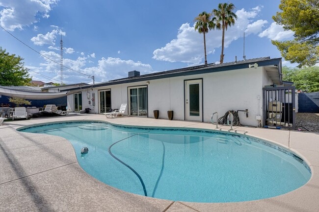 1531 Commanche Dr in Las Vegas, NV - Building Photo - Building Photo