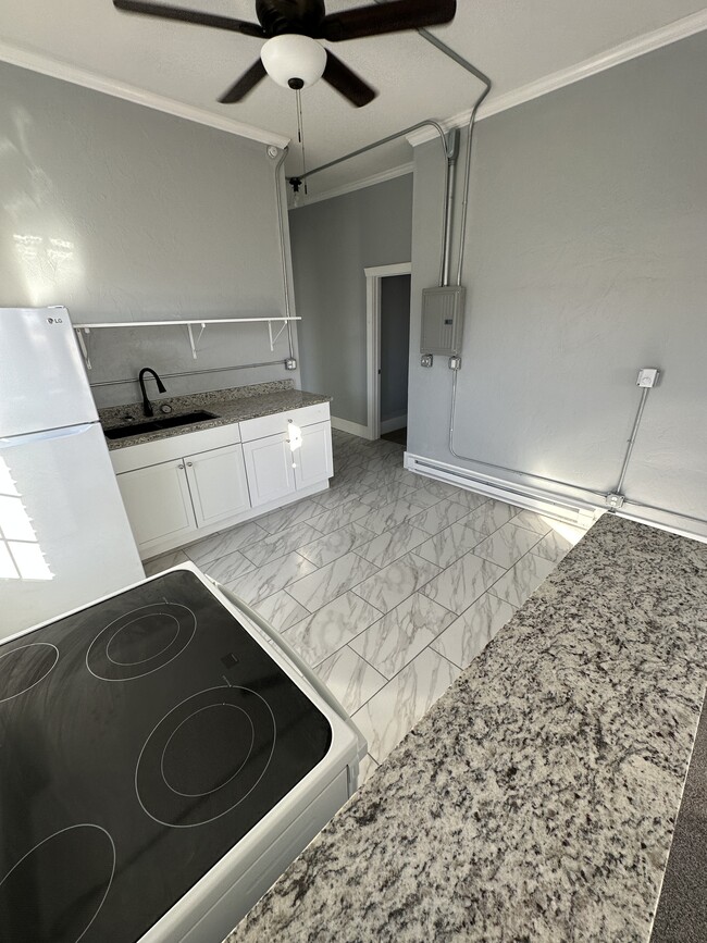 property at 118 1/2 N Grant Ave