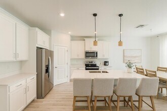 14406 SW Skye Dr in Port St. Lucie, FL - Foto de edificio - Building Photo