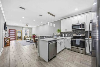 4903 Mallow St in Houston, TX - Building Photo - Building Photo