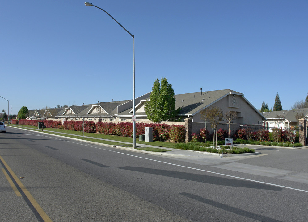 Maple Estates Apartments in Fresno, CA - Building Photo