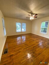 826 Burleson St in San Marcos, TX - Building Photo - Building Photo