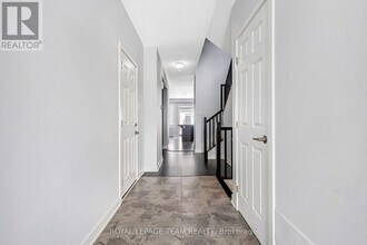 1019 Showman St in Ottawa, ON - Building Photo - Building Photo