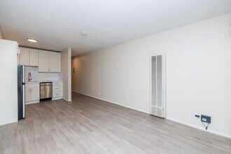 630 Mariposa in Oakland, CA - Foto de edificio - Building Photo