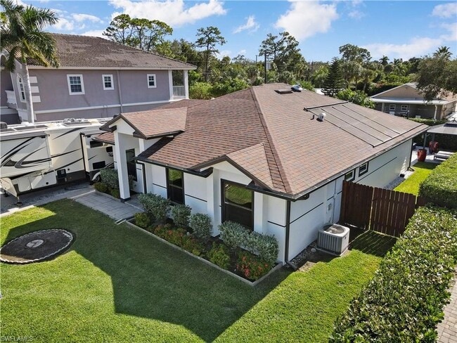 10990 Goodwin St in Bonita Springs, FL - Foto de edificio - Building Photo