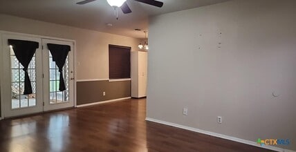 413 Stone Gate Dr in Victoria, TX - Building Photo - Building Photo