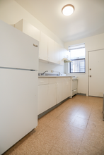 1220 W Gunnison St-Unit -3 in Chicago, IL - Building Photo - Building Photo
