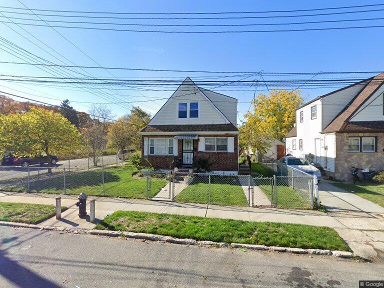 114-92 177th Pl in Queens, NY - Building Photo