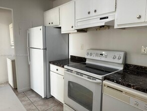 4134 NW 79th Ave in Doral, FL - Building Photo - Building Photo