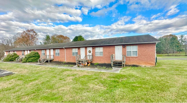 805 Old Gray Station Rd in Johnson City, TN - Building Photo - Building Photo