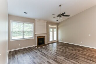 176 Inverness Ave in Newnan, GA - Building Photo - Building Photo